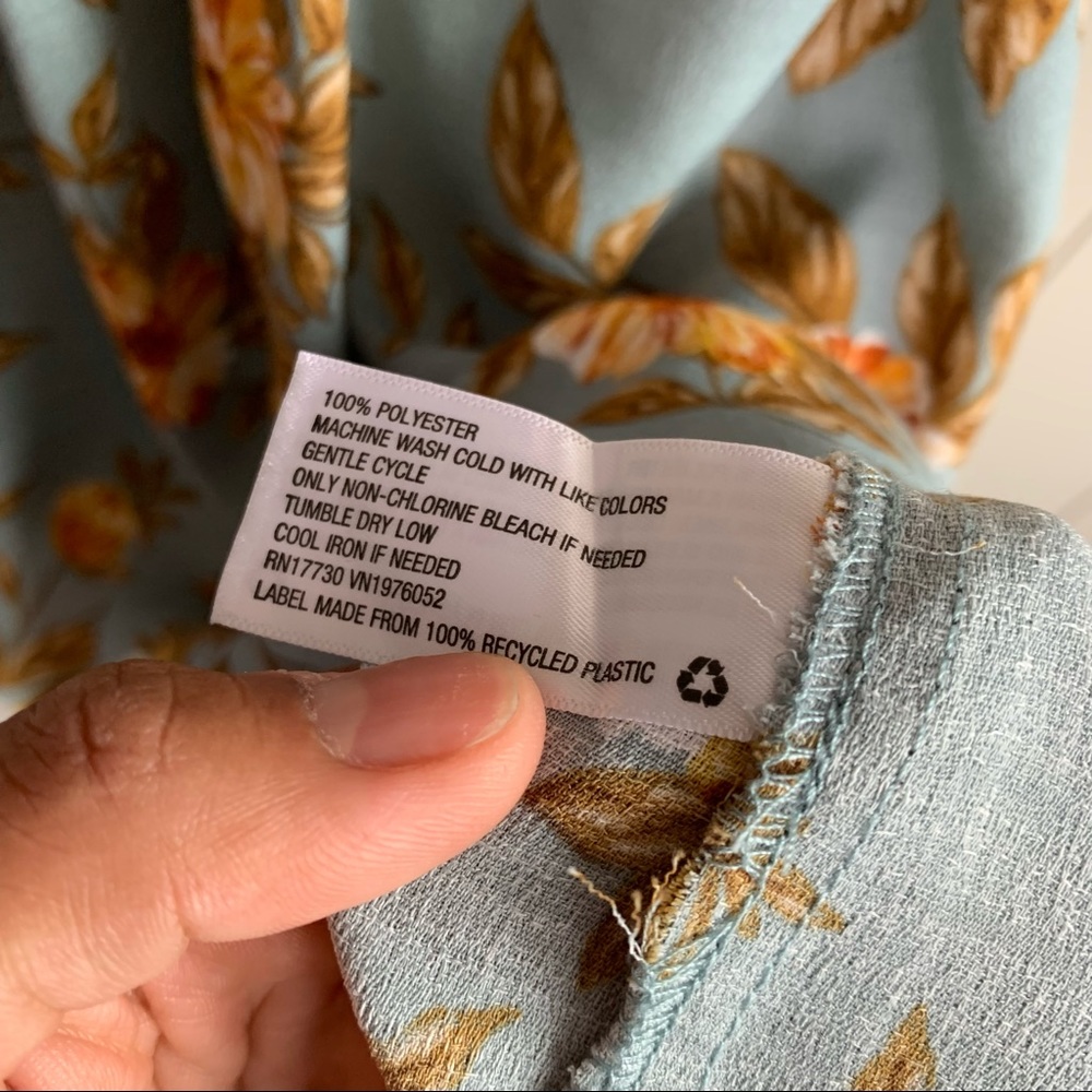 XHILARATION FLORAL V-Neck DRESS - Picture 10 of 11